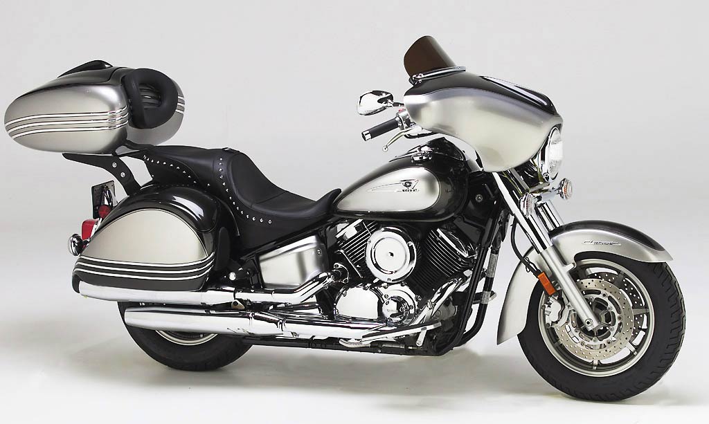 MeanCycles FLEETLINER TRUNKBOX FOR YAMAHA ROADLINER & STRATOLINER 0613 Part No BOX2HYLNRB